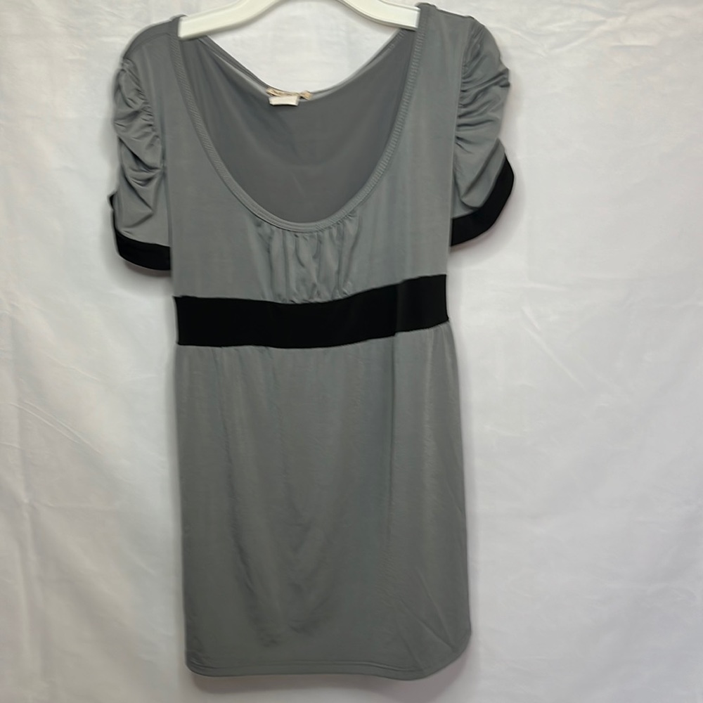 Grey/Black Short Short Sleeve Blouse
